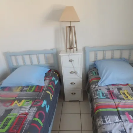 A 50 M De La Du Grazel Pour 6 Personnes Holiday home
