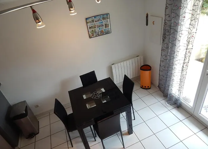 A 50 M De La Du Grazel Pour 6 Personnes 度假居 *